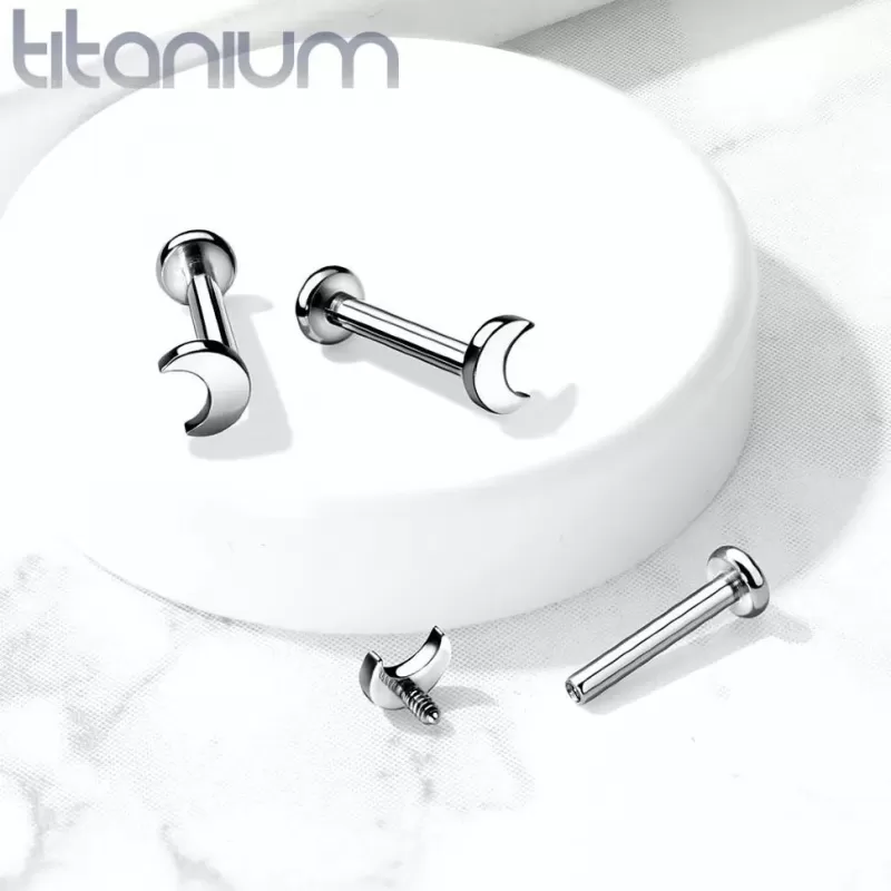 Титановая серьга лабрет с полумесяцем Pirslab TIL12-ST для пирсинга хеликса, трагуса, губ