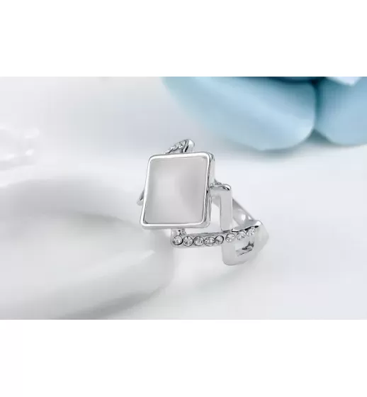 Кольцо ROZI RG-29295A с камнем в форме ромба