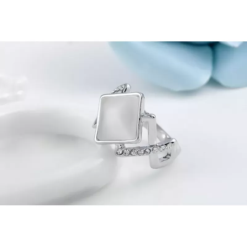 Кольцо ROZI RG-29295A с камнем в форме ромба