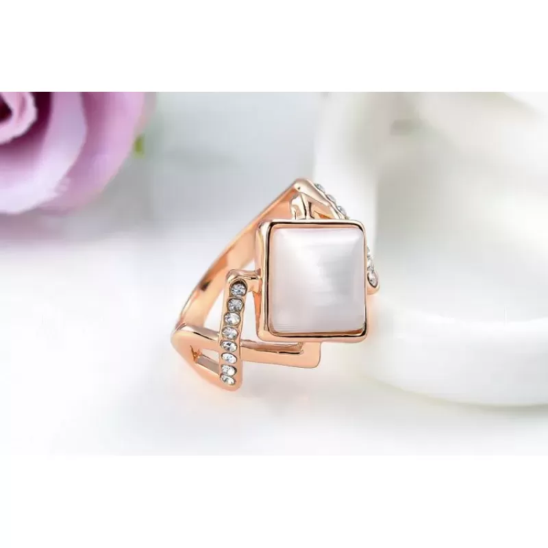 Кольцо ROZI RG-29295B с камнем в форме ромба