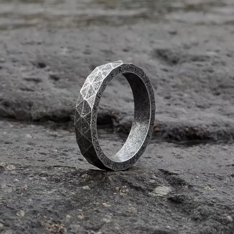 Кольцо из стали TATIC RSS-9086-ST с рунами