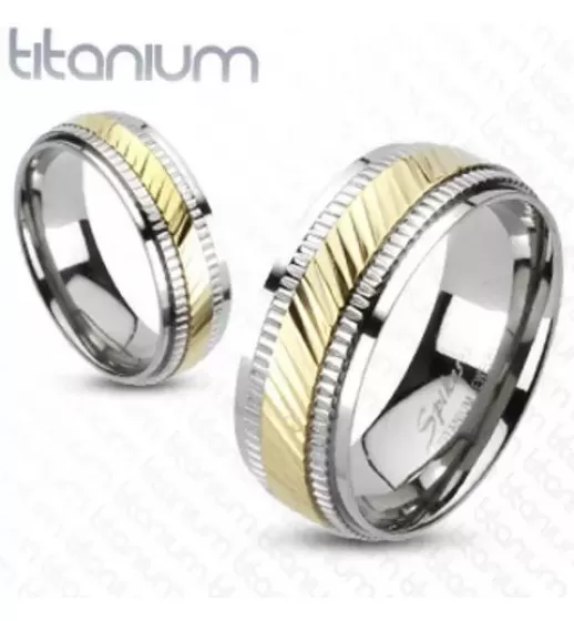 Кольцо из титана Spikes R-TM-3137 с ребристым декором