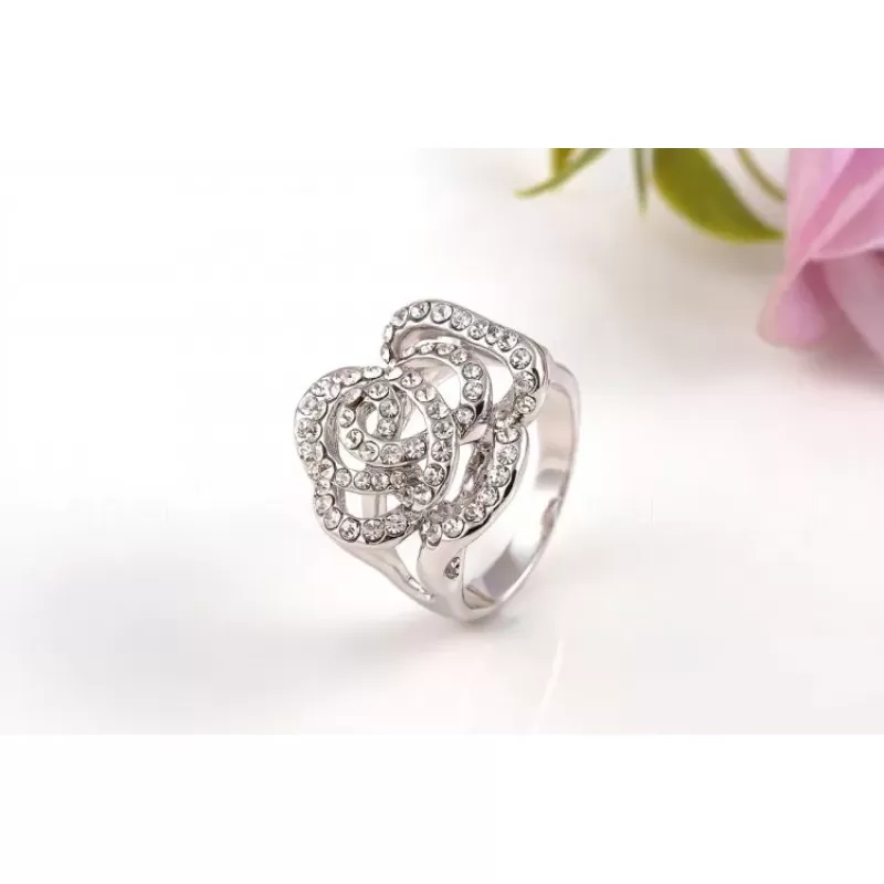 Кольцо ROZI RG-66410A с розой и прозрачными кристаллами