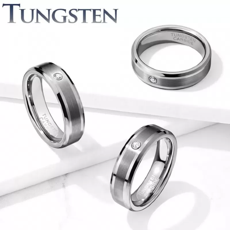 Кольцо из карбида вольфрама INFY R-TU09 с матовой полосой и фианитом