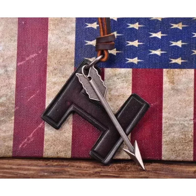 Мужской кулон на кожаном шнурке Everiot NLP-DL-2059 в форме стрелы