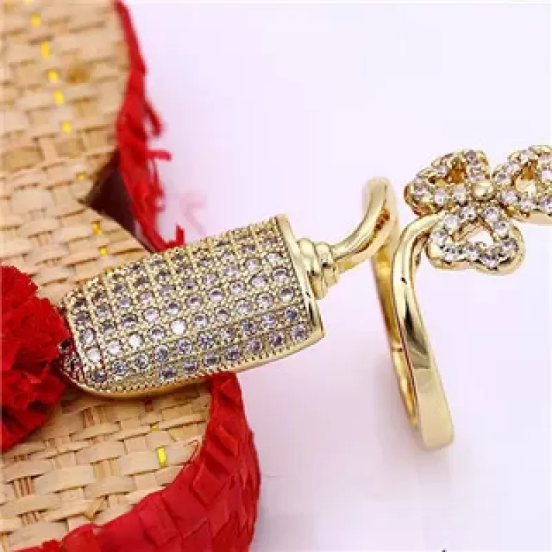 Кольцо на фалангу Everiot RG-XP-25747 золотистого цвета с фианитами