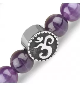 Браслет на резинке Everiot Select LNS-0281 из аметиста с символом "ОМ"