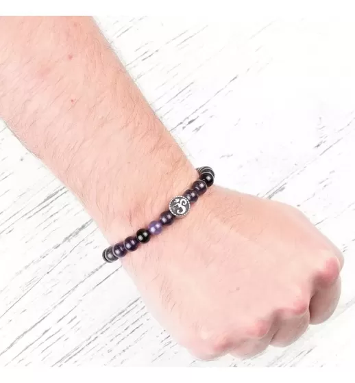 Браслет на резинке Everiot Select LNS-0281 из аметиста с символом "ОМ"