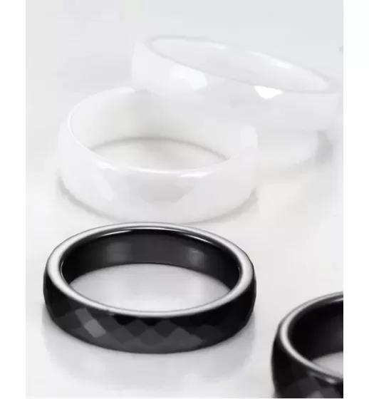 Черное кольцо из керамики Everiot RCM-0003, граненое, парное