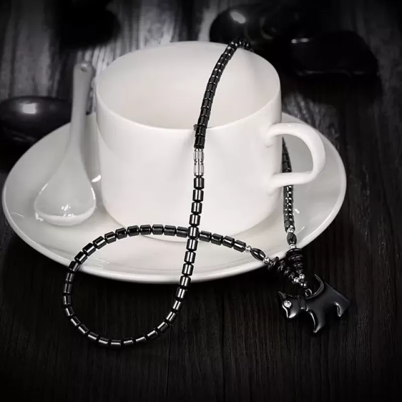 Ожерелье Everiot NC-XP-10987 из гематита с подвеской в виде собачки