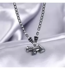 Ожерелье Everiot NC-XP-10987 из гематита с подвеской в виде собачки
