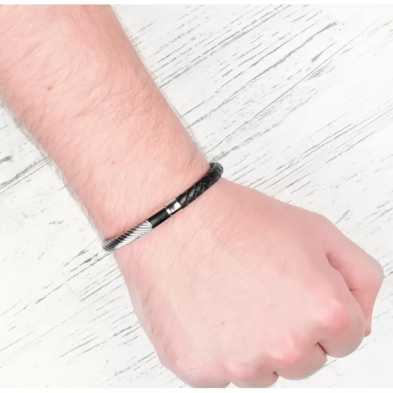 Кожаный жесткий браслет мужской Everiot BC-MJ-1623 с металлической вставкой