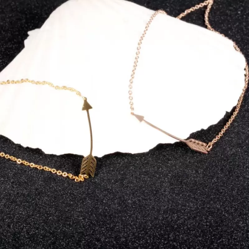 Колье из цепочки с подвеской в форме стрелі Everiot SN-XP-1204 из стали