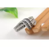 Кольцо ROZI RG-09325A с черными фианитами