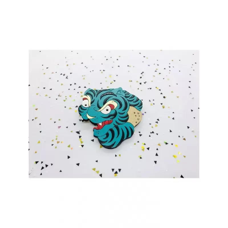Брошь из дерева «Тигр синий» COREYAGI ASC-TG01, символ 2022 нового года
