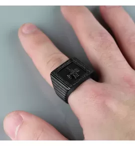 Мужской перстень из стали Spikes R-H19081K с крестом и фианитами