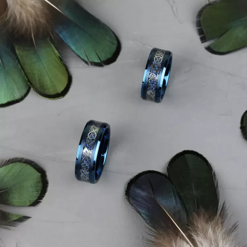 Кольцо из карбида вольфрама синее INFY RTG-0030 с орнаментом "Кельтский дракон" (золотистый оттенок)