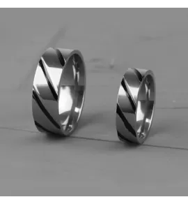 Кольцо из титана Spikes R-TI-4380 с черным диагональным узором