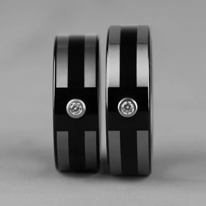 Черное кольцо из карбида вольфрама CARRAJI R-TU-0104 с фианитом