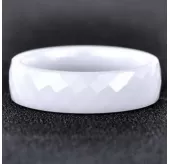 Белое кольцо из керамики Everiot RCM-0004, граненое, парное