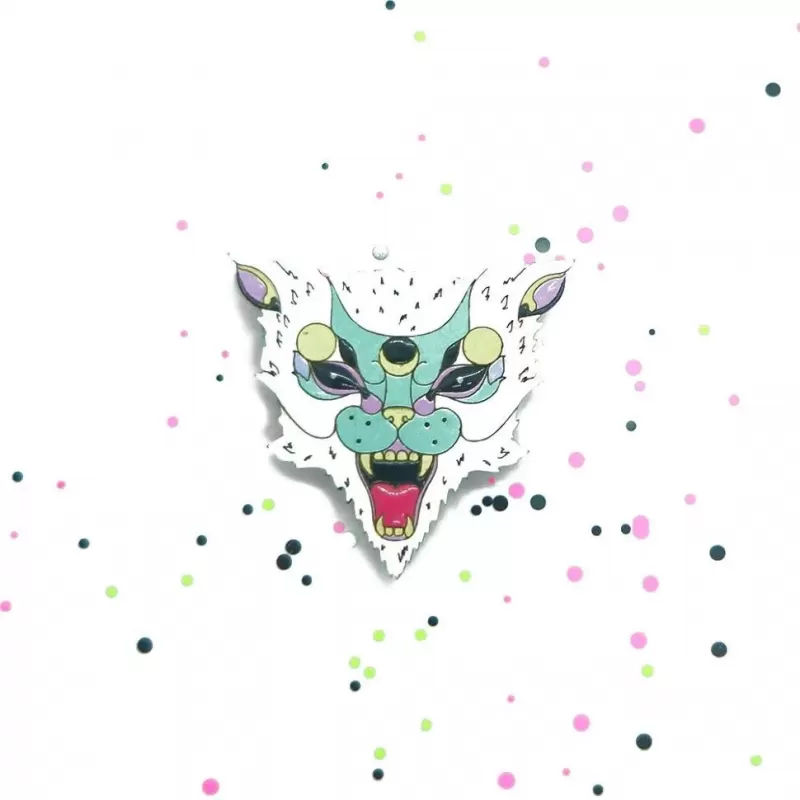 Брошь ручной работы из дерева «Бешеная кошка белая» COREYAGI ASC-KB10-W