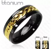 Кольцо из титана Spikes R-TI-3743 с золотистой рельефной полосой по центру